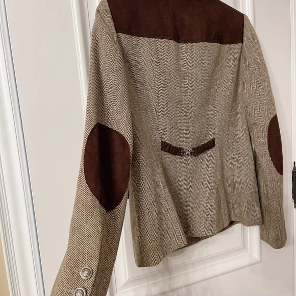 Coat - Picture 5 of 6